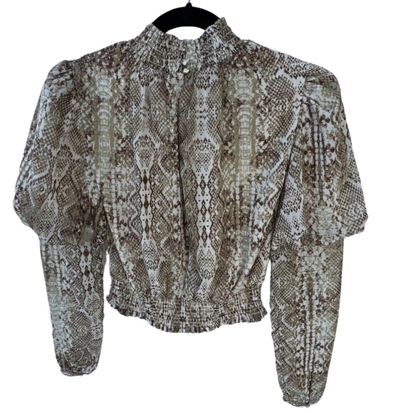 WAY Dutchess Smocked Waist Puff Sleeve Top Sand  Sand Snake - Picture 4 of 9